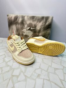 کتانی نایک اس بی دانک لو زنانه