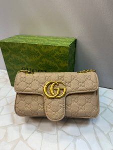 کیف دوشی و دستی زنانه گوچی Gucci مدل اسپرت طرح برجسته