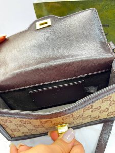 کیف دوشی زنانه گوچی مدل منوگرا