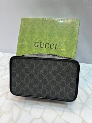 کیف دوشی گوچی مدل GG Supreme مشکی