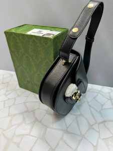 کیف دوشی زنانه گوچی مدل GG Supreme مشکی