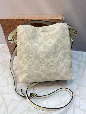 کیف دوشی زنانه کوچ سفید (COACH) مدل دستی و دوشی با ۲ بند چرمی
