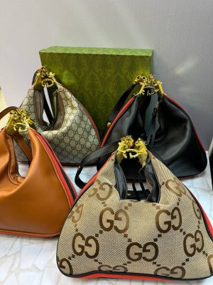 کیف دوشی بزرگ زنانه گوچی Gucci بند قابل تنظیم و جداشونده