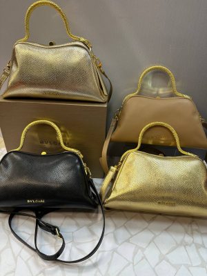 کیف مجلسی بولگاری زنانه با طراحی پوست ماری و دسته طلایی مدل مار