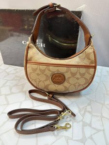 کیف دستی زنانه کوچ (COACH) مدل عسلی – کیف شیک مجلسی و روزمره با طراحی لوکس