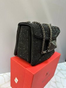 کیف مجلسی نگین دار ولنتینو با بند زنجیری طلایی و طراحی لوکس