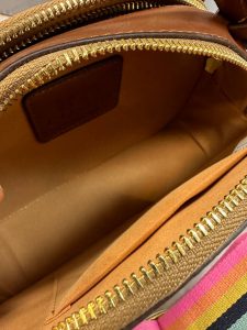 کیف دستی زنانه برند کوچ طرح پرچمی