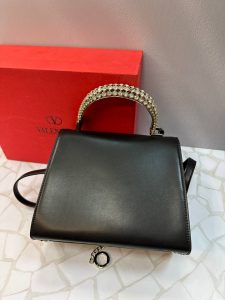 کیف دستی مجلسی ولنتینو مدل لوکس با دسته نگین‌دار و بند زنجیری