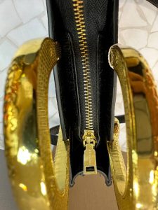 کیف دستی بولگاری زنانه با طراحی پوست ماری و دسته طلایی مدل مار