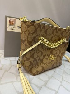 کیف دوشی زنانه کوچ عسلی (COACH) مدل زنجیری – کیف مجلسی لوکس و سبک با طراحی خاص