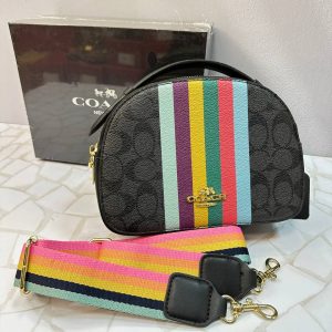 کیف دستی زنانه برند کوچ طرح پرچمی