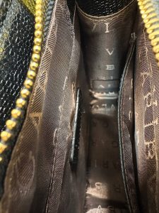 کیف دستی بولگاری زنانه با طراحی پوست ماری و دسته طلایی مدل مار