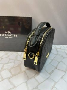 کیف دستی زنانه برند کوچ طرح پرچمی