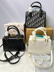 کیف صندوقی دیوور زنانه