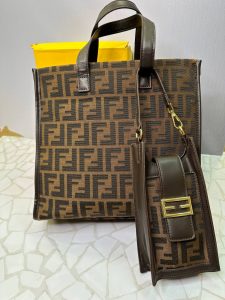 کیف دستی فندی قهوه‌ای مدل منوگرام دو تکه | طراحی کلاسیک و لاکچری برند FENDI
