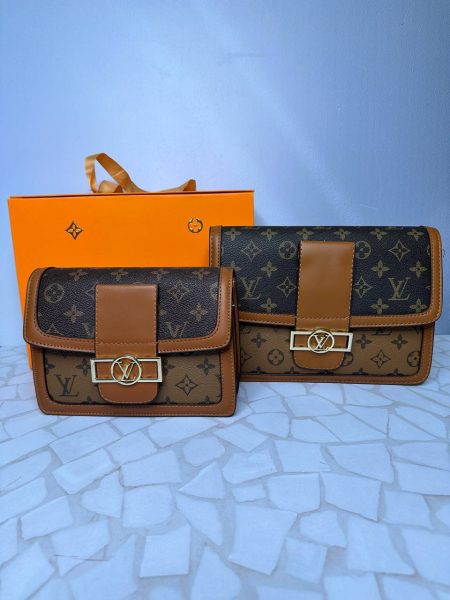 کیف دوشی لویی ویتون قهوه‌ای عسلی مدل کلاسیک زنانه در دو سایز