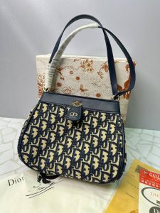 کیف دوشی دیوور منوگرام آبی زنانه