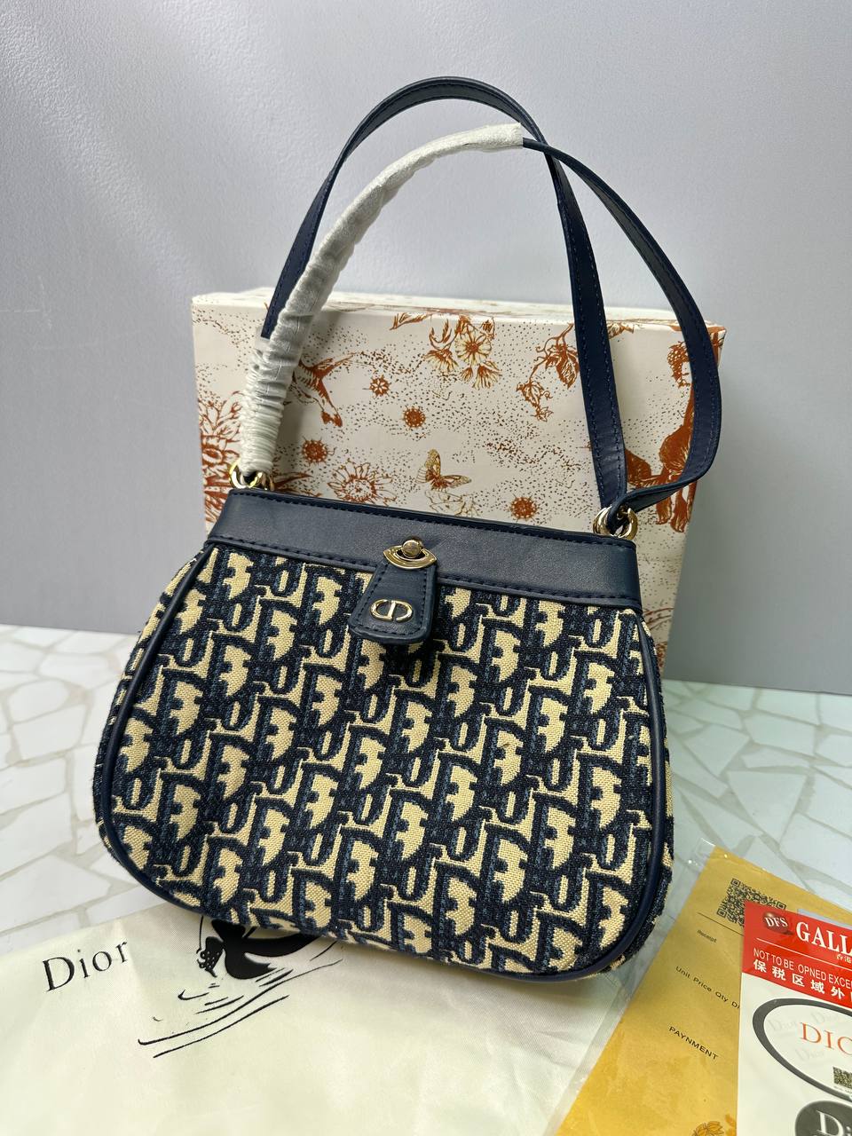 کیف دوشی دیوور منوگرام آبی زنانه