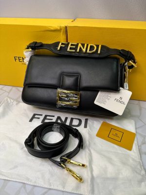 کیف مجلسی فندی زنانه مدل بند طلایی – چرم لوکس با طراحی مدرن و قفل مگنتی