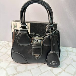 کیف دستی پرادا زنانه مدل کمربندی چرمی | طراحی لوکس و سبک کلاسیک