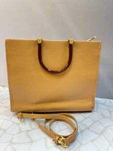 کیف دستی فندی زنانه مدل کلاسیک کرم | طراحی لوکس و دوشی دستی برند FENDI