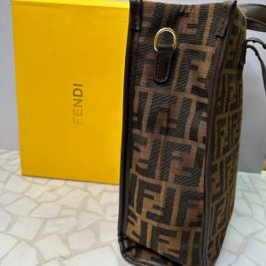 کیف دستی فندی قهوه‌ای مدل منوگرام دو تکه | طراحی کلاسیک و لاکچری برند FENDI