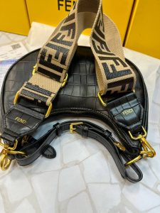 کیف دوشی فندی زنانه