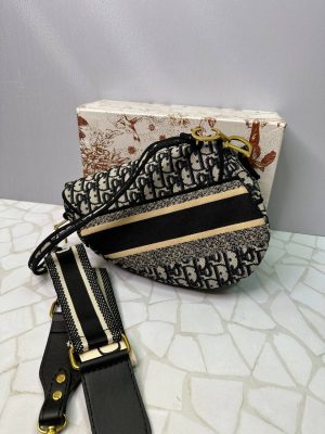 کیف دیور تفنگی منوگرام زنانه