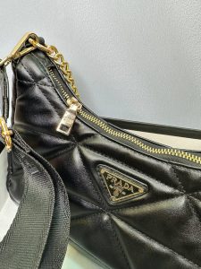کیف دوشی پرادا زنانه مدل زنجیری دو‌تکه | طراحی اسپرت و لوکس برند PRADA