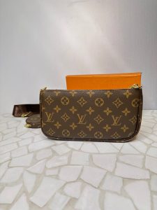 کیف سه‌تیکه لویی ویلتون زنانه مدل دوشی لوکس با بند قابل‌تنظیم