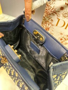 کیف دوشی دیوور منوگرام آبی زنانه