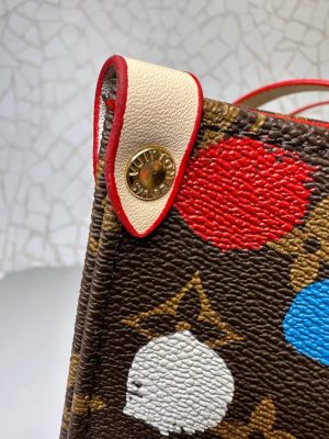 ساک دستی و دوشی لویی ویتون خال‌خالی