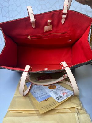 ساک دستی و دوشی لویی ویتون خال‌خالی