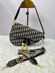 کیف دیور مدل تفنگی منوگرام مشکی