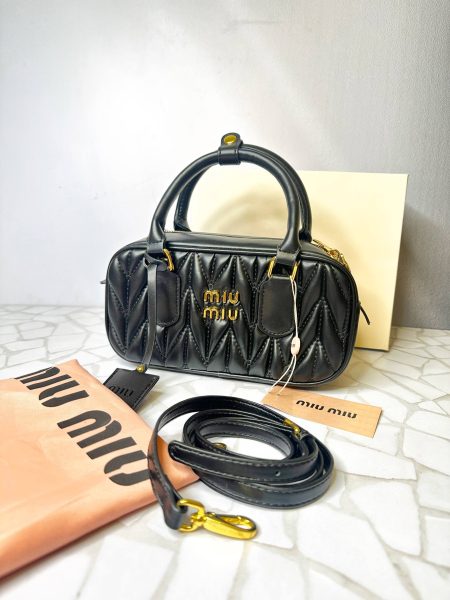 کیف دستی و دوشی میومیو مشکی