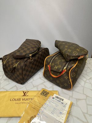 کیف لوازم آرایشی لویی ویتون دو تکه