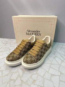 کفش الکساندر مکوئین مونوگرام کرم