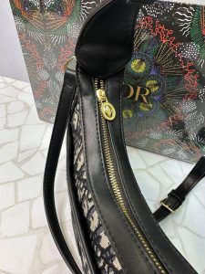 کیف دیور مدل ماه منوگرام مشکی