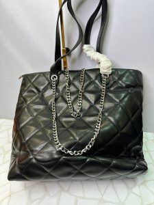 کیف دستی زنانه مشکی بزرگ شنل