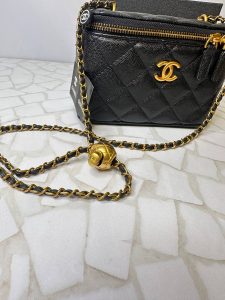 کیف صندوقی شنل مشکی مدل میکاپ بگ