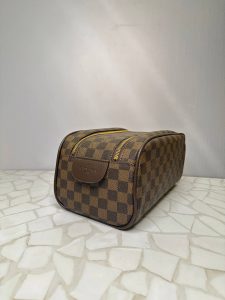 کیف لوازم آرایشی لویی ویتون دو تکه