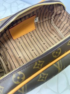 کیف لوازم آرایشی لویی ویتون دو تکه