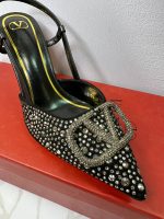 کفش مجلسی پاشنه دار ولنتینو مشکی نگین‌دار Valentino