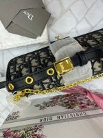 کیف زنانه دیور مدل دوشی منوگرام
