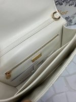 کیف زنانه دیور مدل کارو دوخت لوزی
